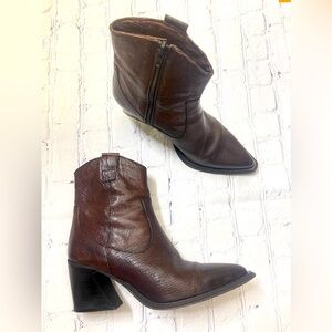 Emanuele Castro Brown Leather Ankle Boots